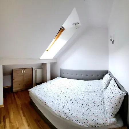 My Universe Rainbow Hill Appartement